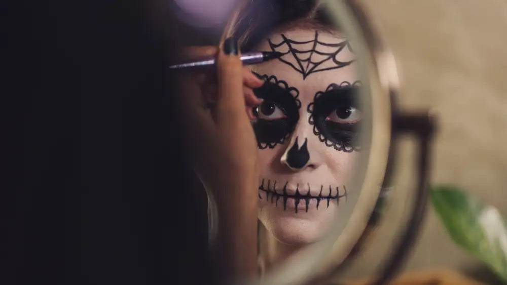 5 Eyebrow Hacks That Will Upgrade Your Halloween Costume